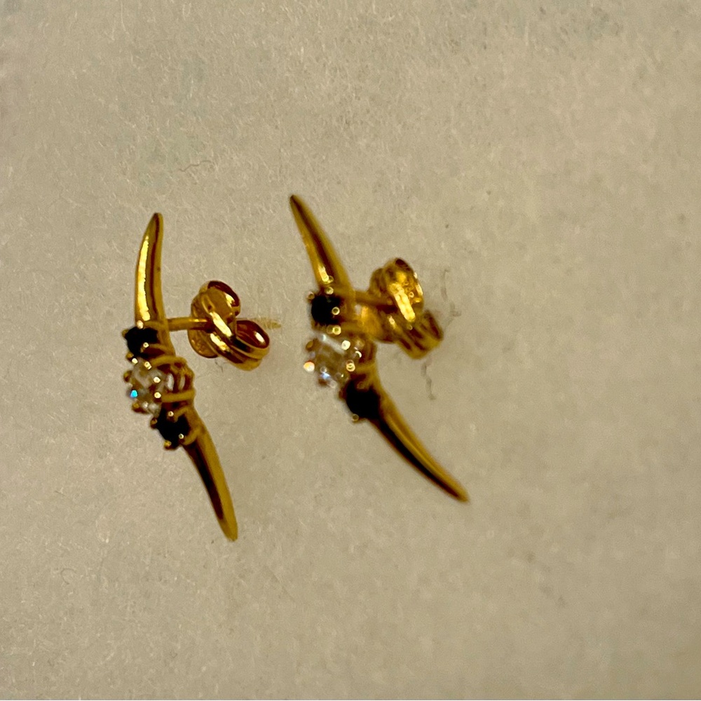 Yellow gold earrings with diamond and Sapphire